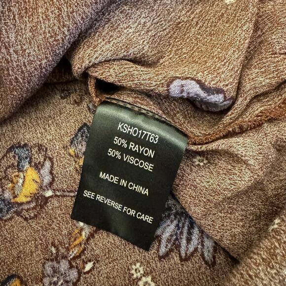 Knot Sisters Mimi & Red Floral Jimmy Blouse Small NWT - Picture 9 of 14